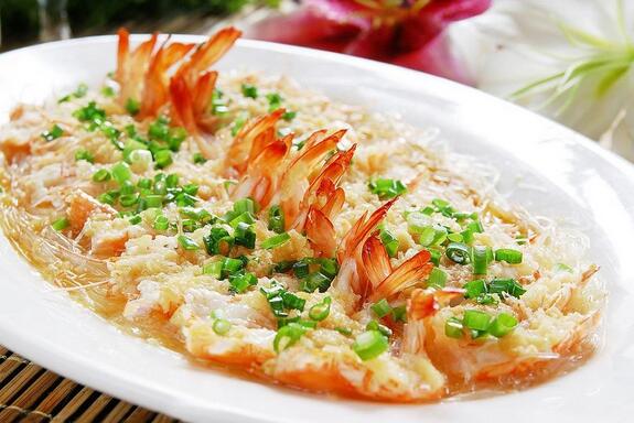 广东小吃之蒜茸开边虾的做法